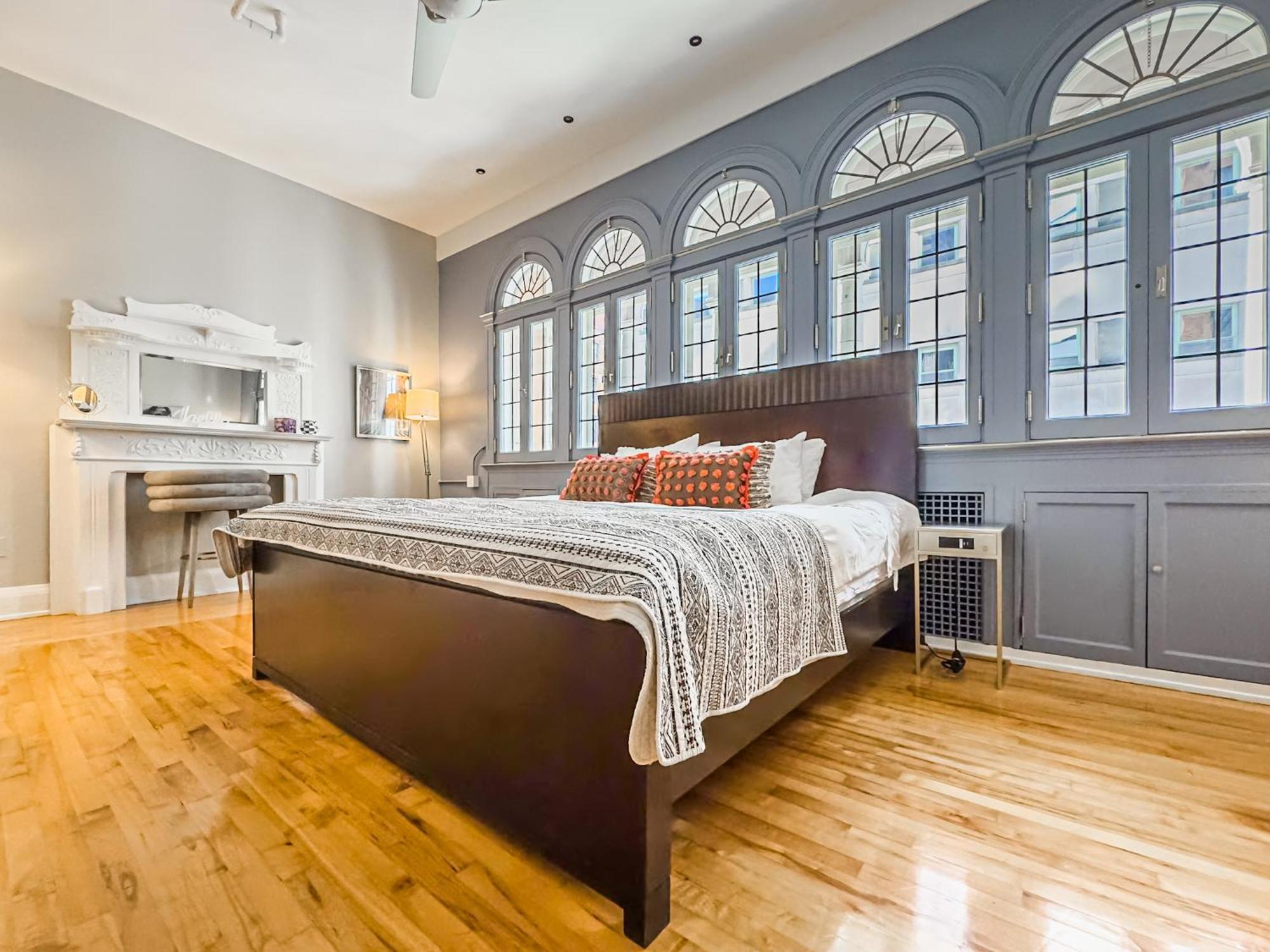 The Historic Lyric Penthouse With Private Rooftop シンシナティ エクステリア 写真