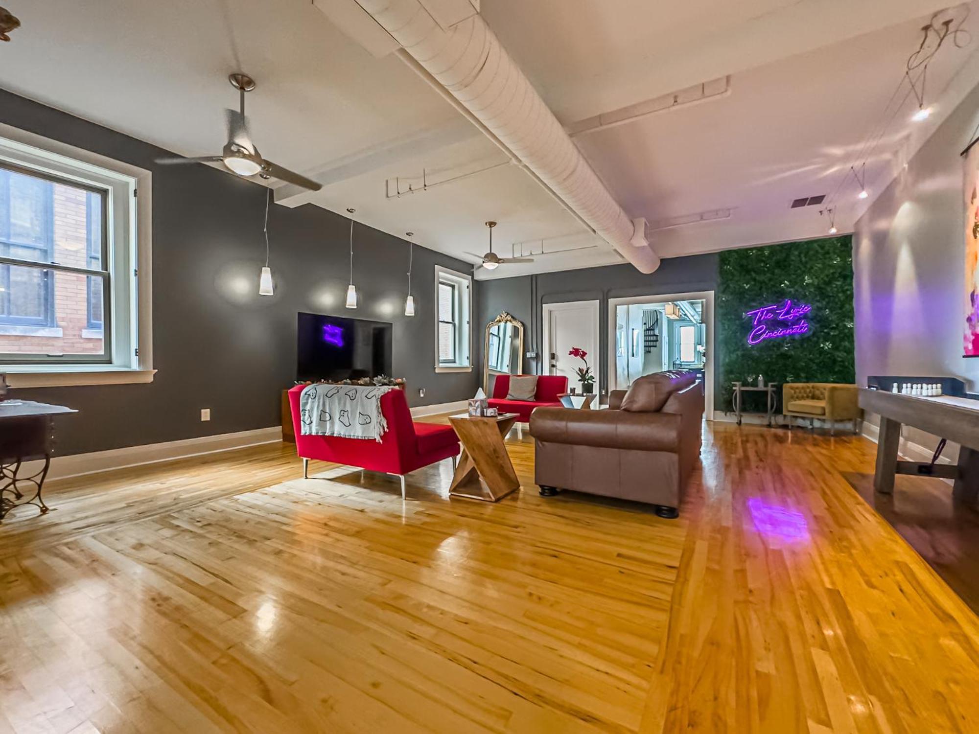 The Historic Lyric Penthouse With Private Rooftop シンシナティ エクステリア 写真